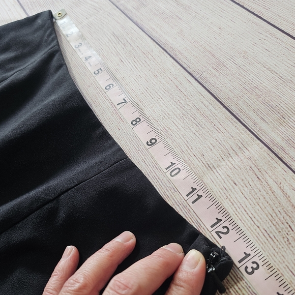 H&M Black Kick Pleat Skirt Size 4 - Picture 12 of 12
